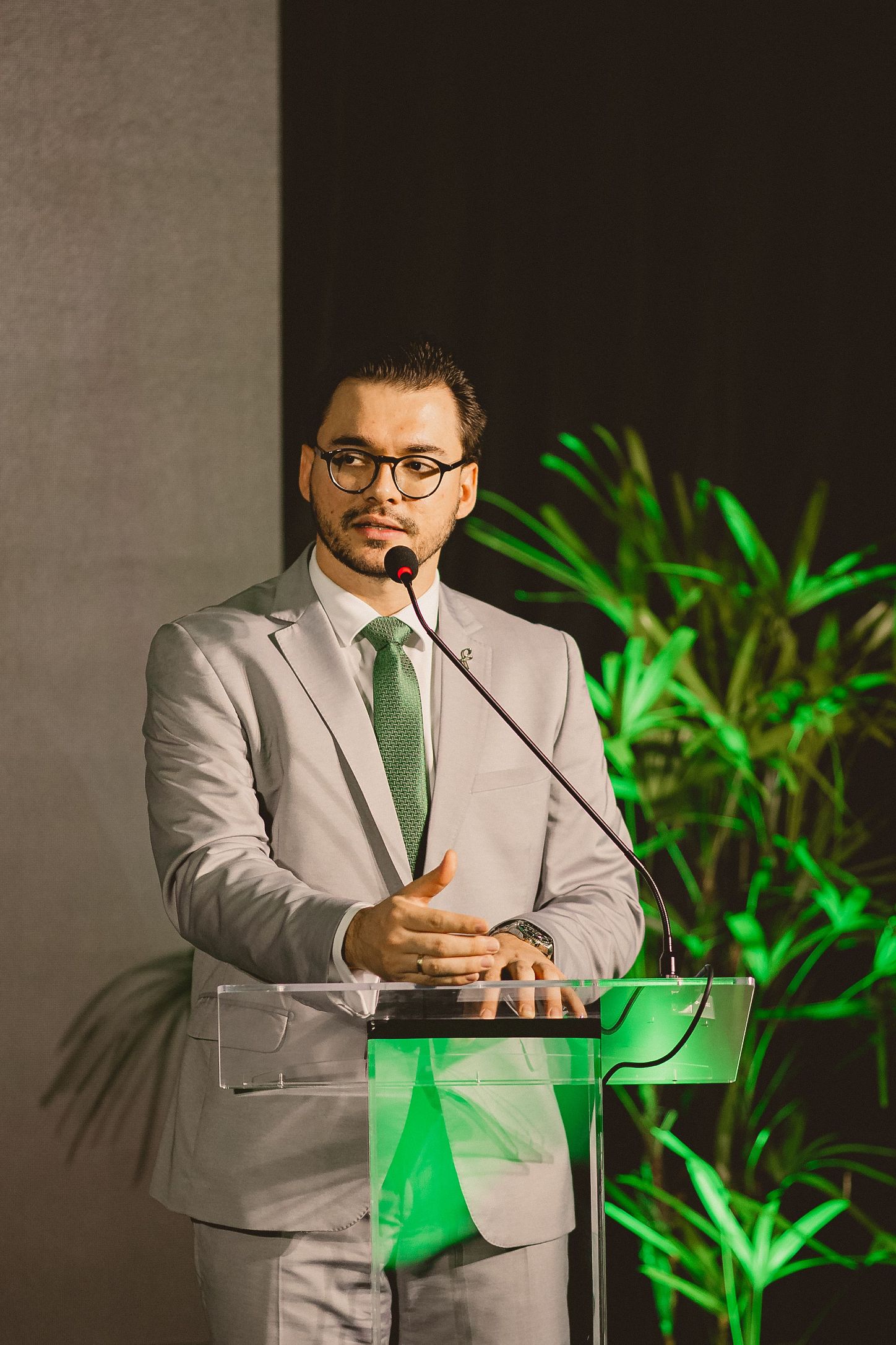 Diovane Franco — advogado ambiental palestrando